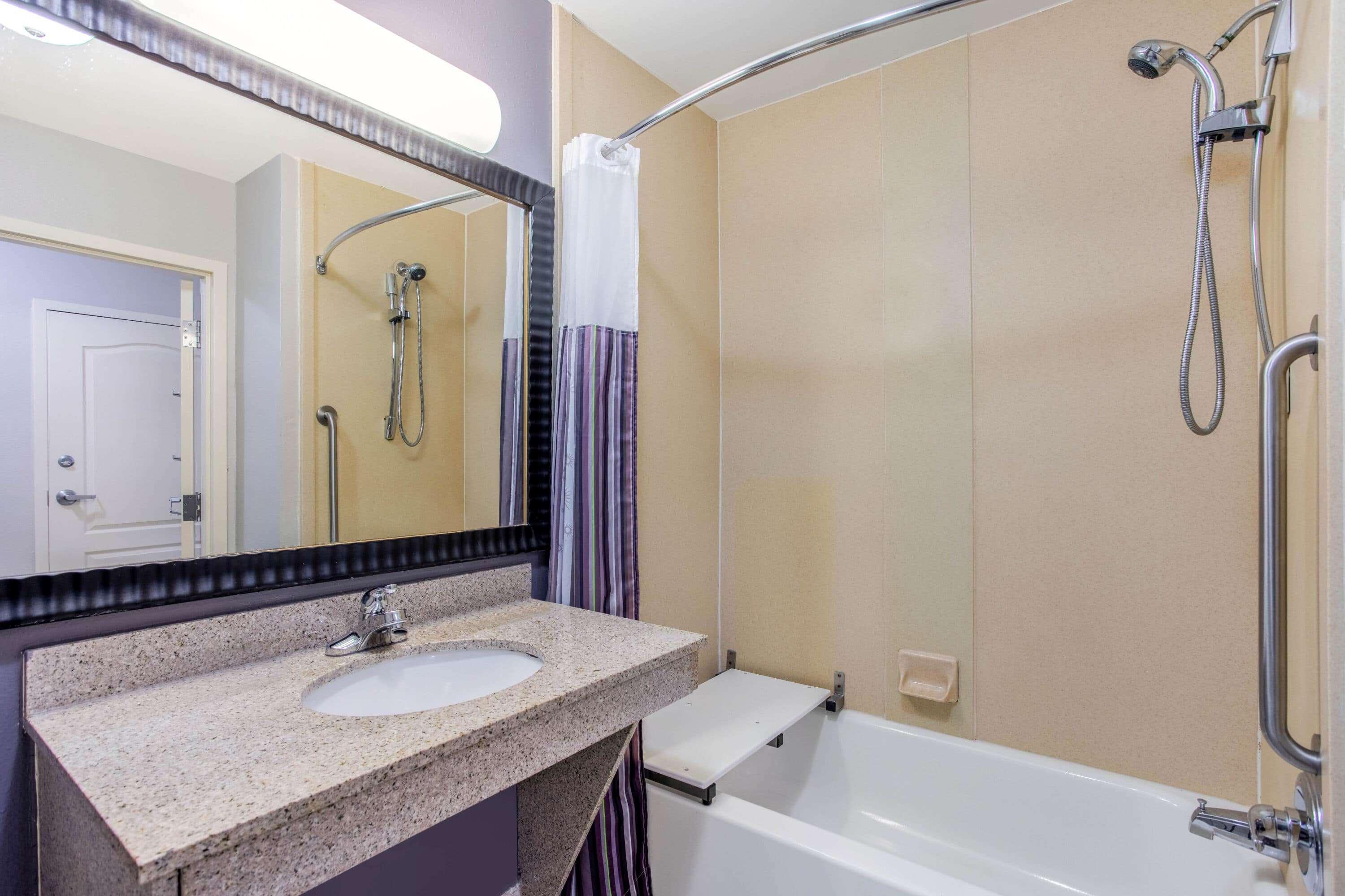 La Quinta Inn & Suites Fultondale Eksteriør billede