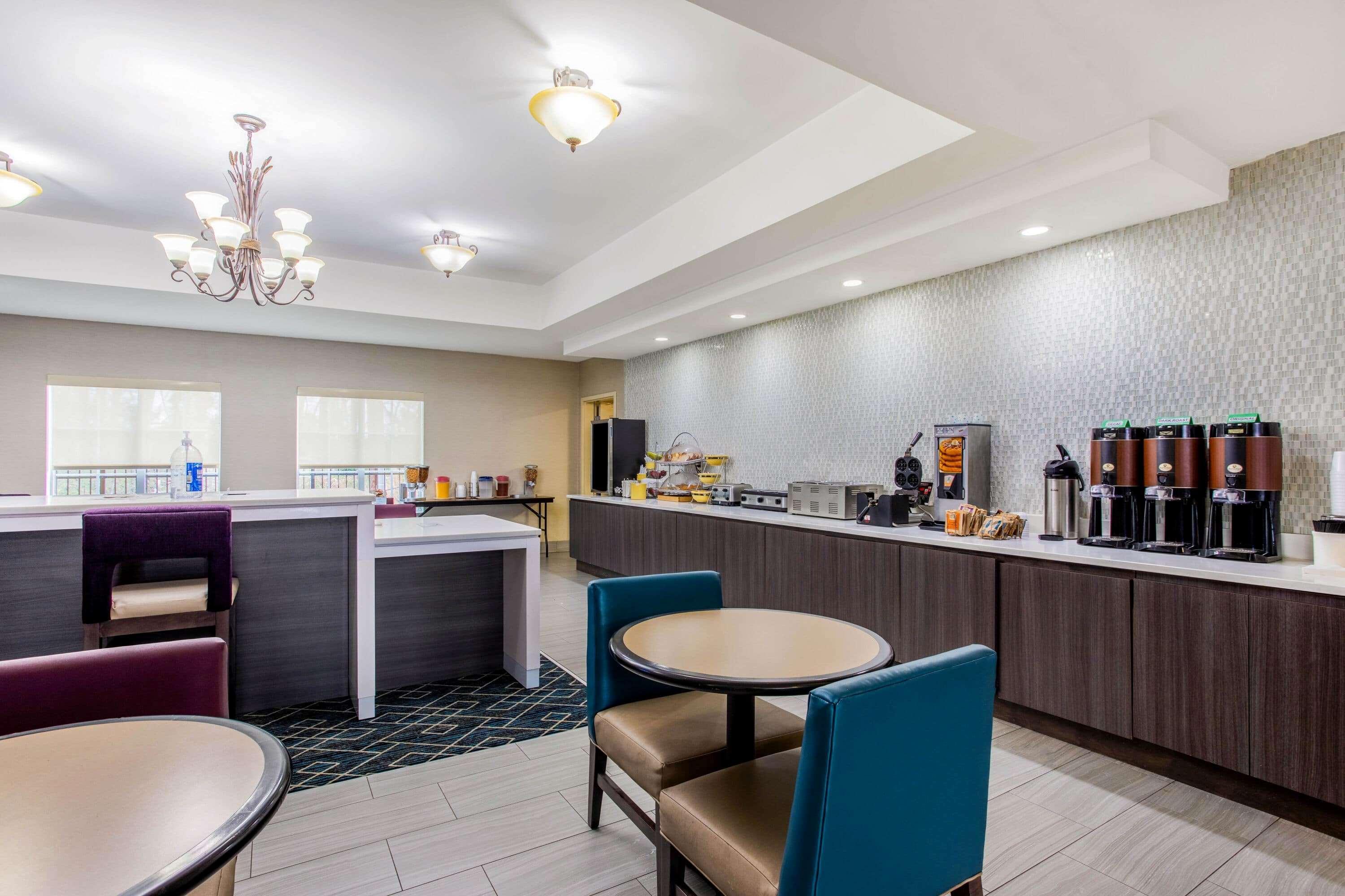 La Quinta Inn & Suites Fultondale Eksteriør billede