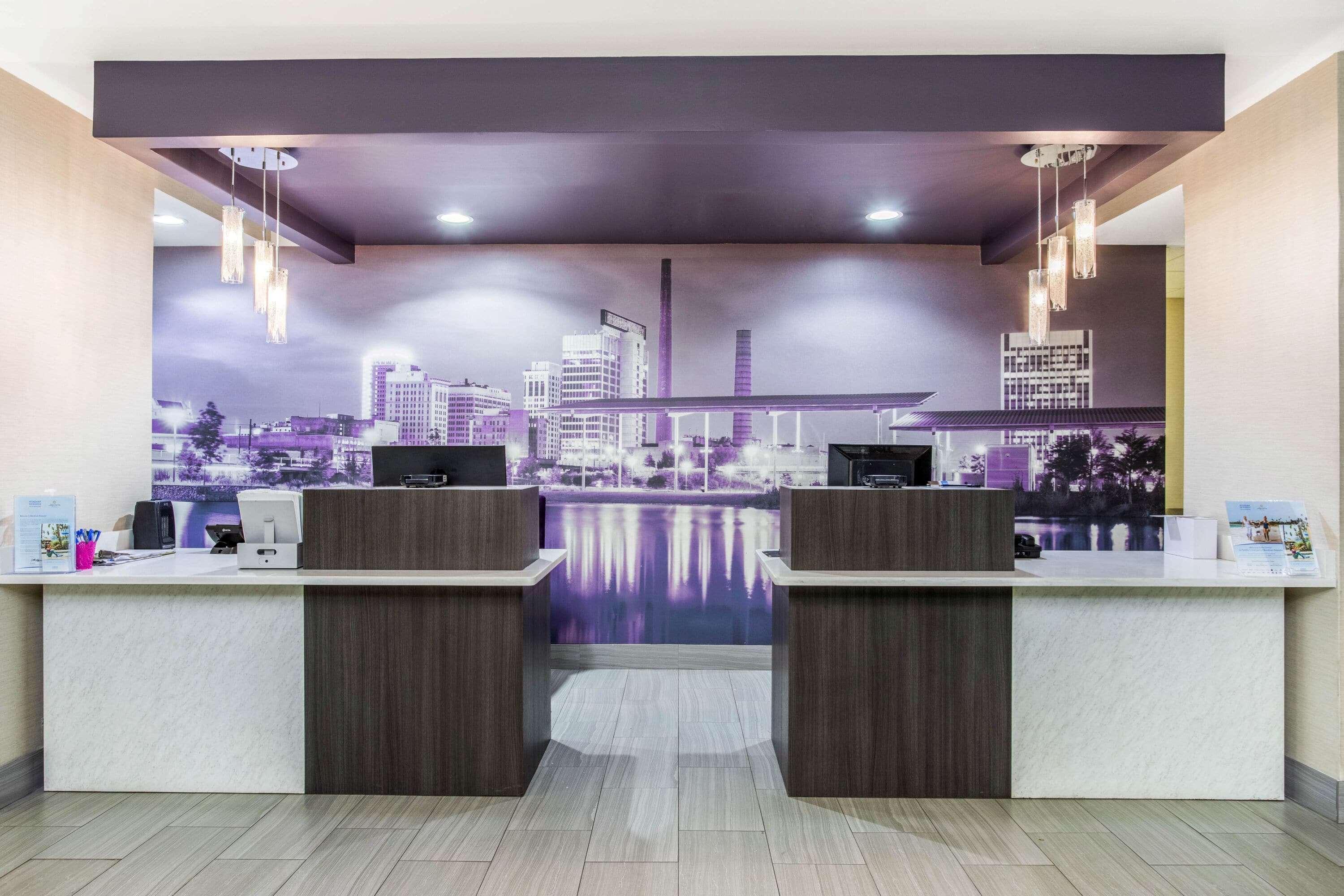 La Quinta Inn & Suites Fultondale Eksteriør billede