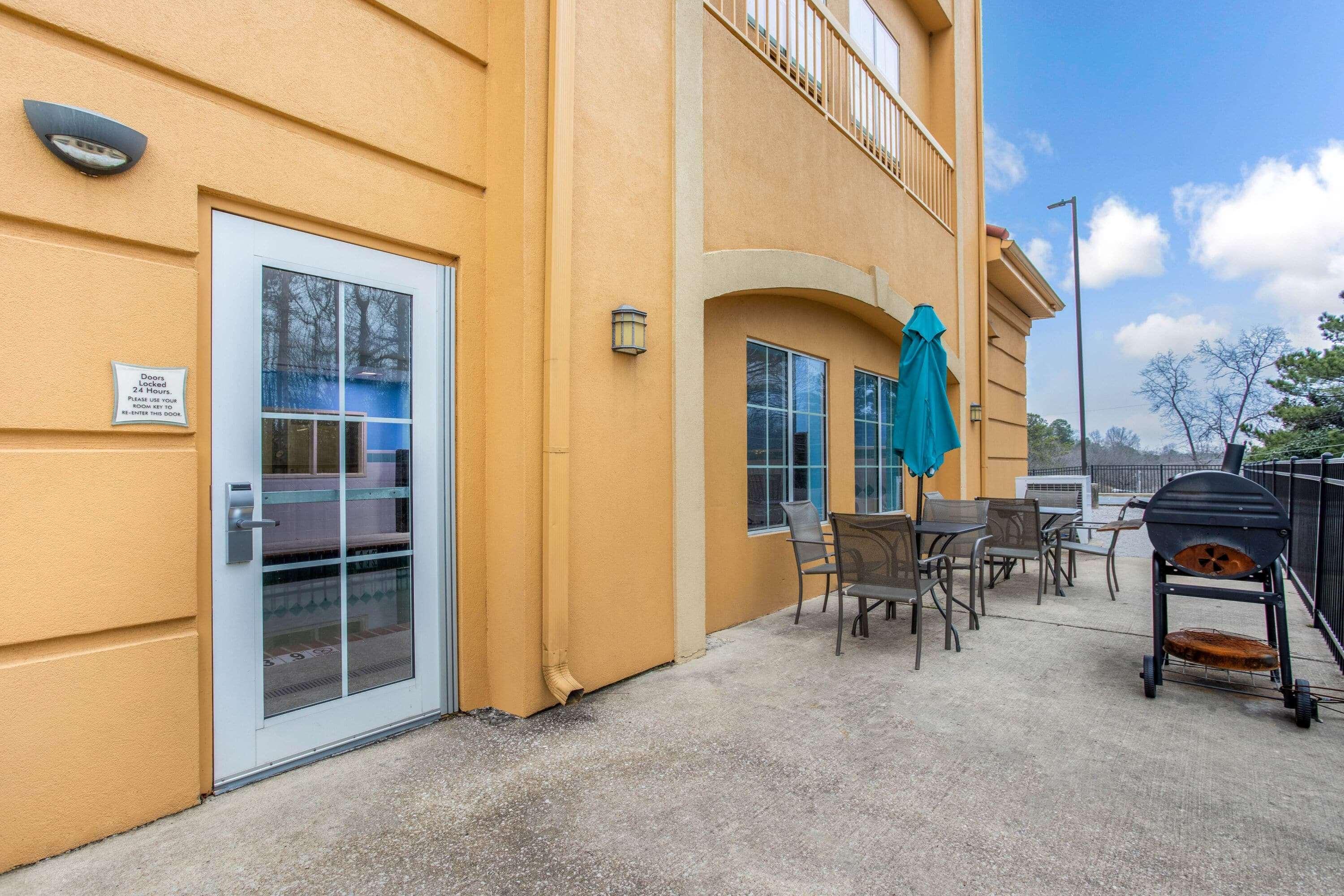 La Quinta Inn & Suites Fultondale Eksteriør billede